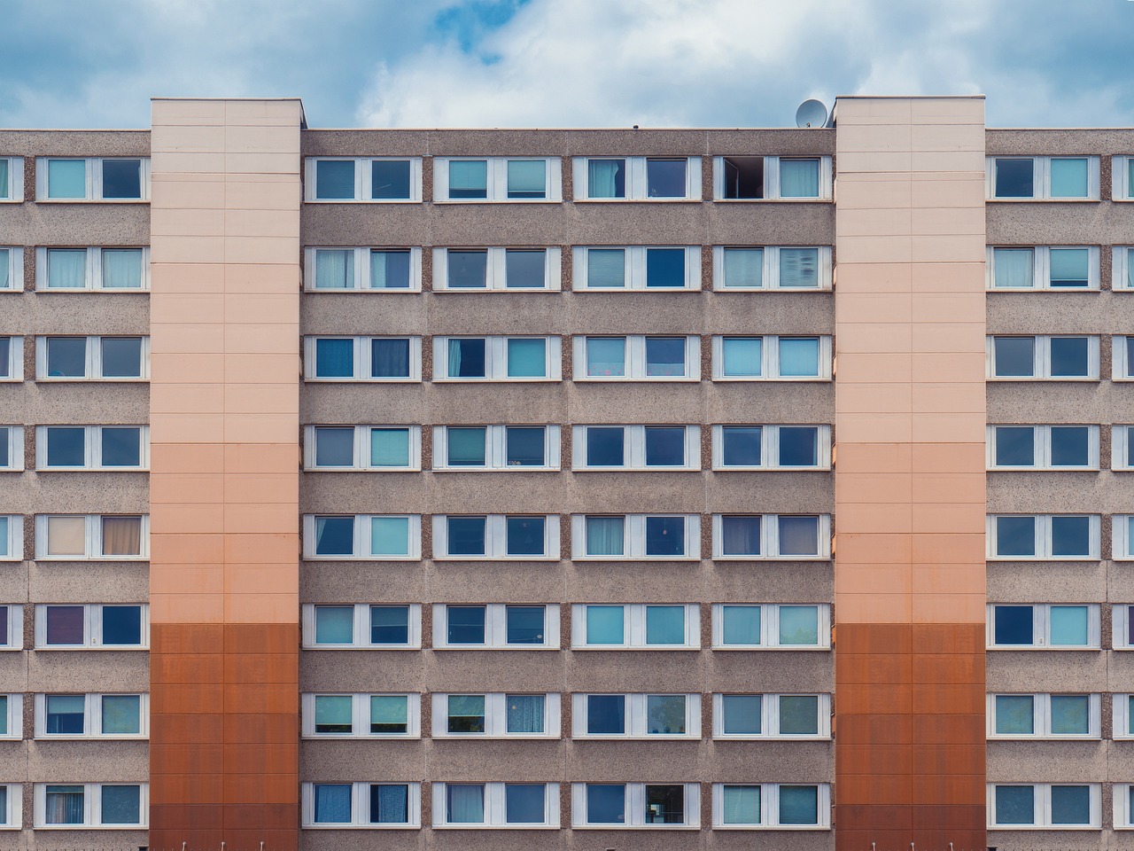 红梅花王：广州毛衣购买平台